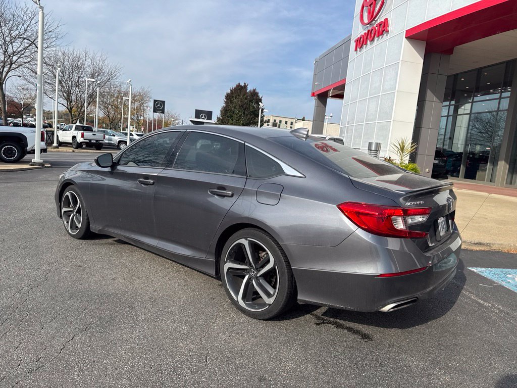 Used 2018 Honda Accord Sport image 3