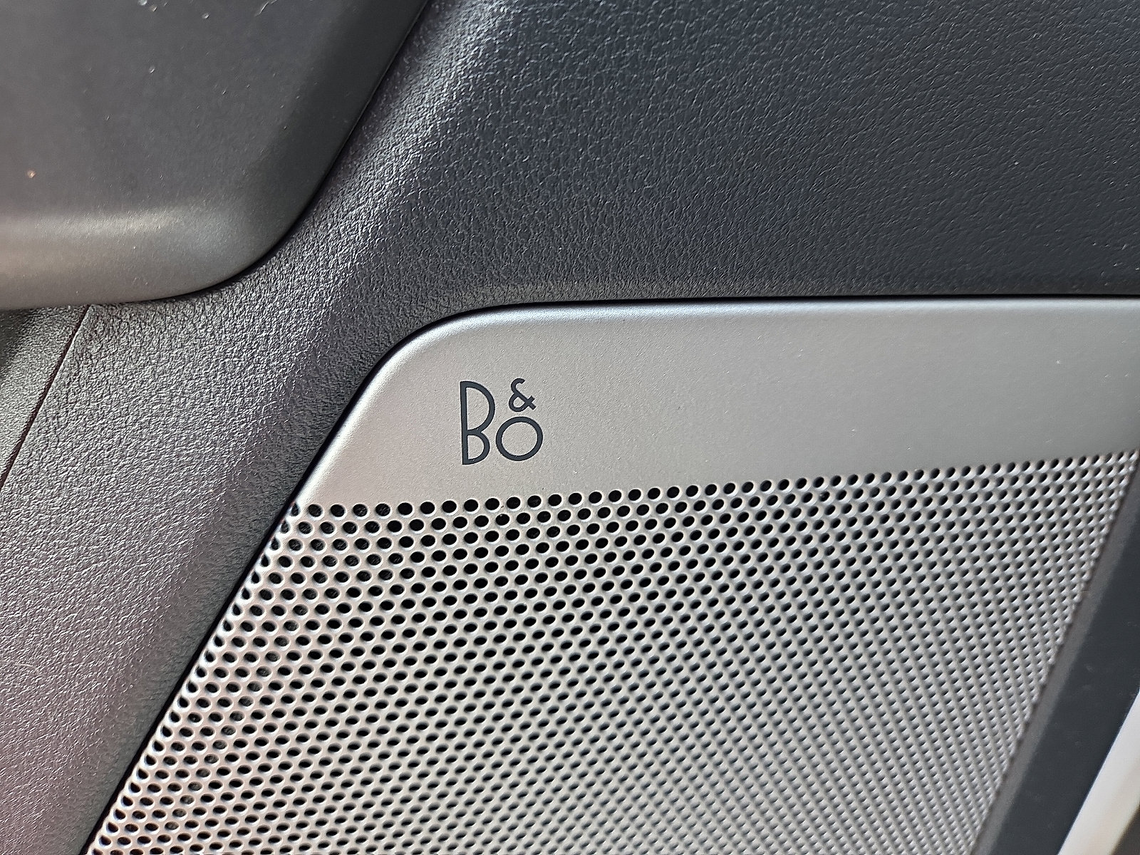 Used 2022 Ford F150 Lariat image 11