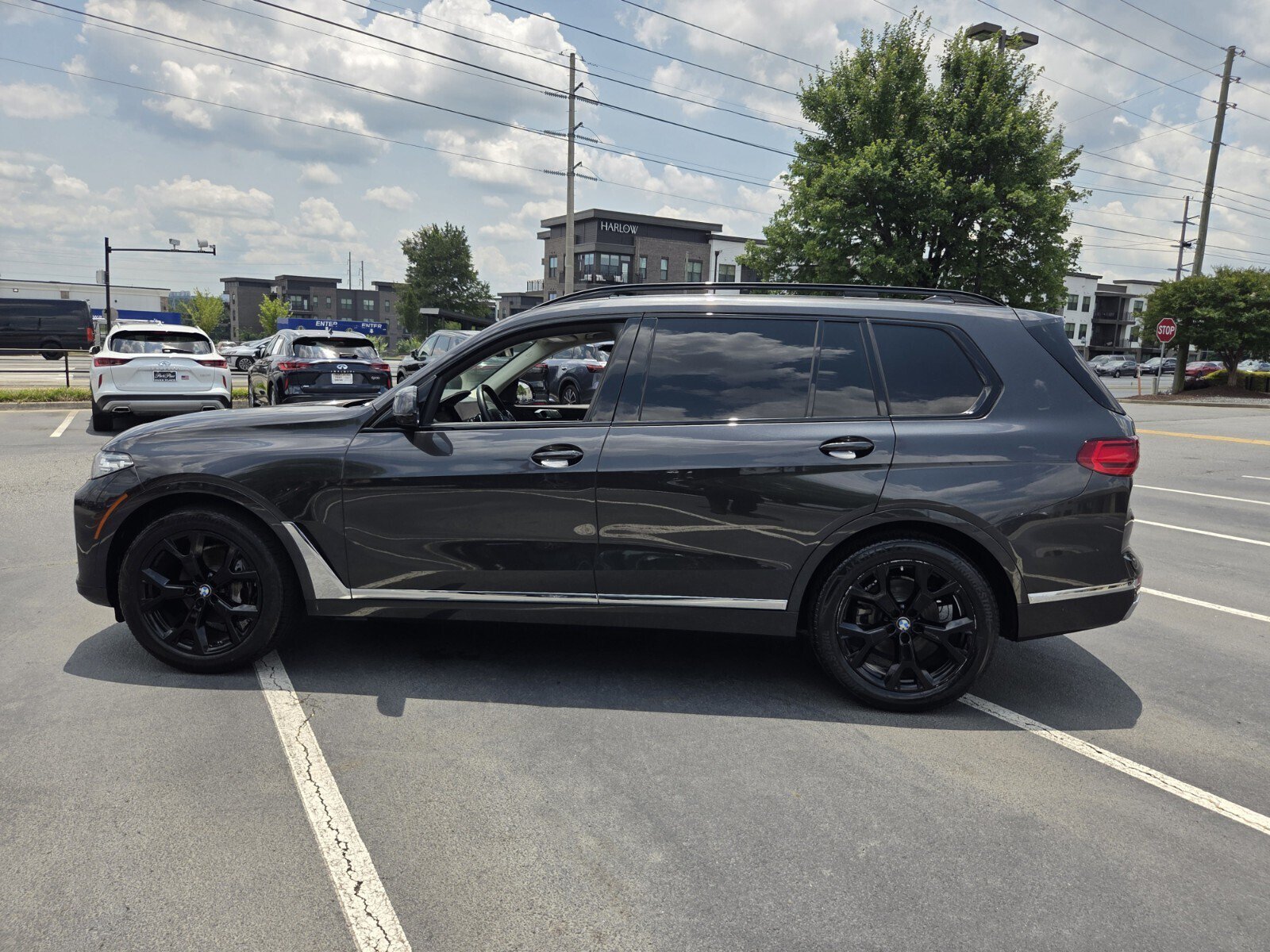 Used 2021 BMW X7 xDrive40i w/ Premium Package AWD/4WD image 9