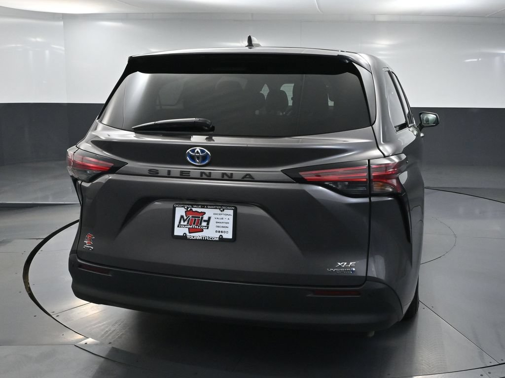 Used 2022 Toyota Sienna XLE AWD/4WD image 6