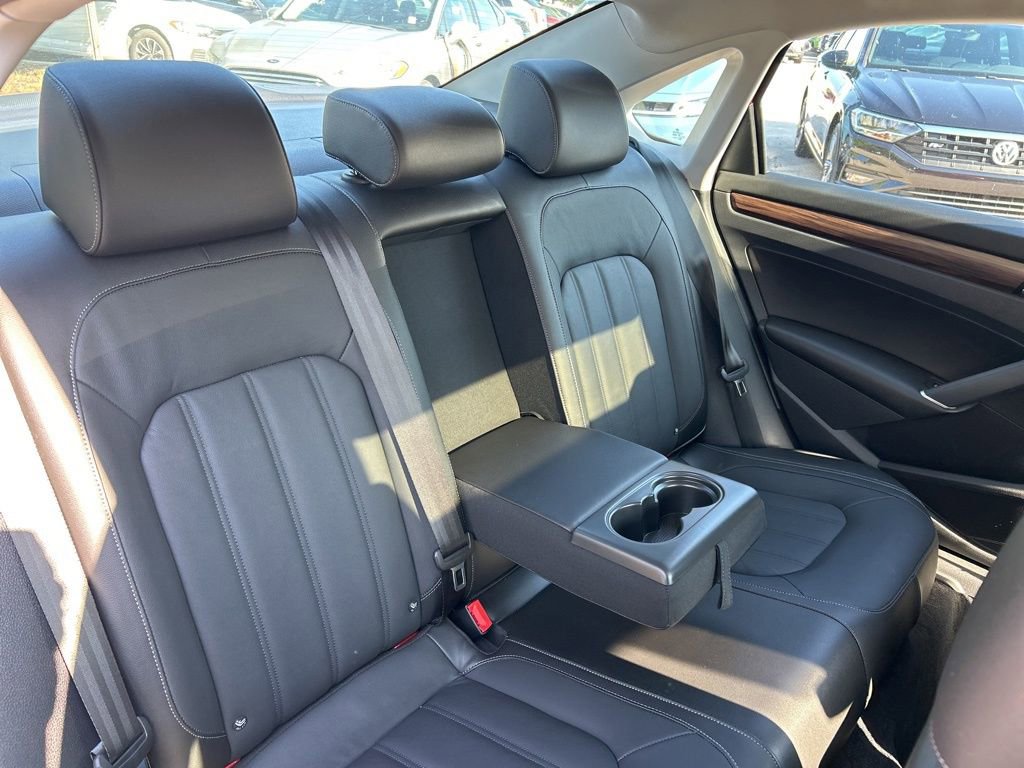 Used 2022 Volkswagen Passat 2.0T image 50