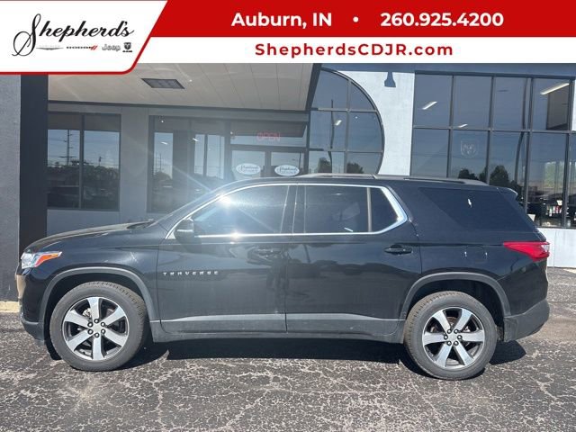 Used 2021 Chevrolet Traverse LT w/ LT Premium Package AWD/4WD image 1