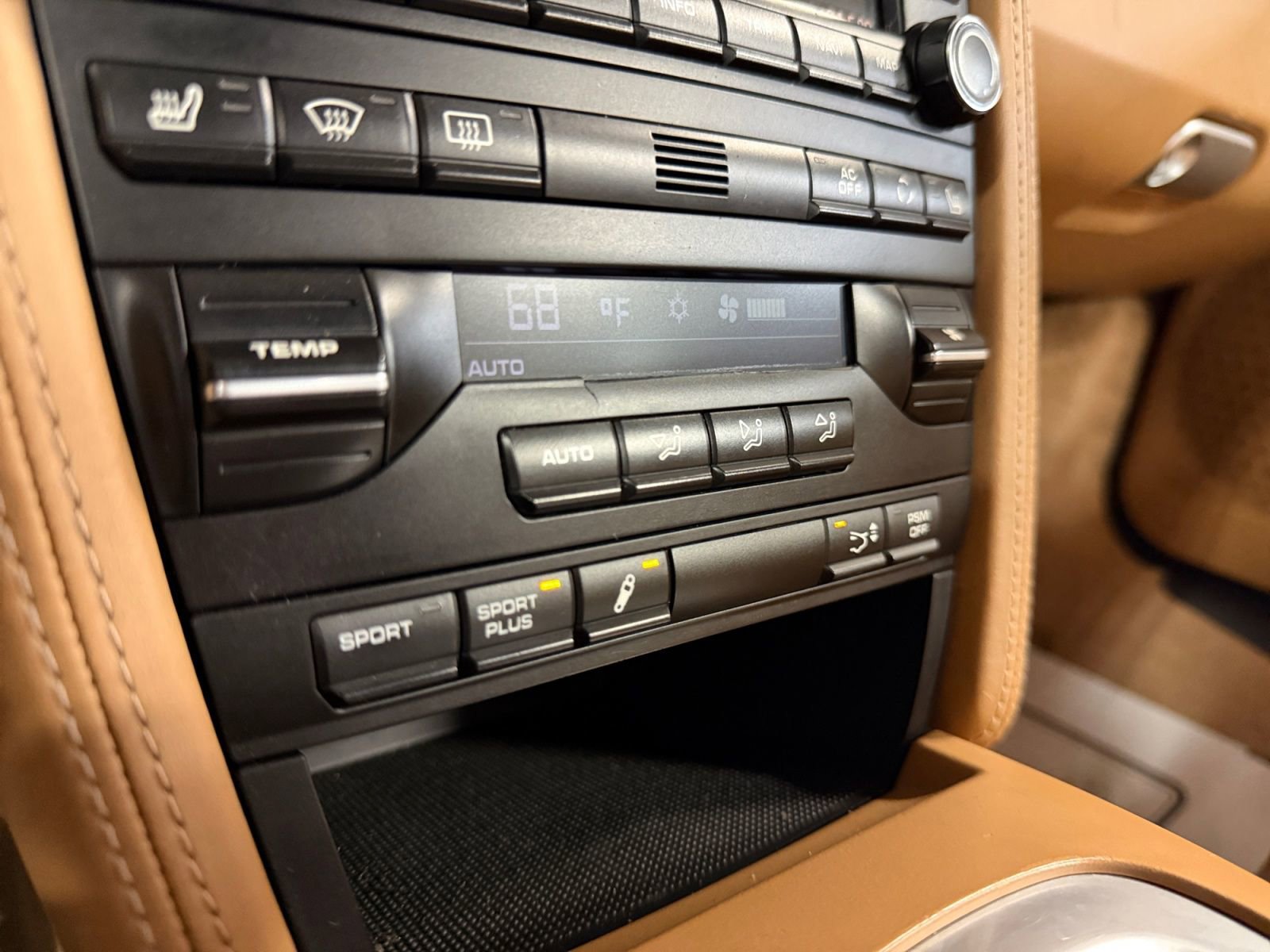 Used 2009 Porsche 911 Cabriolet image 32