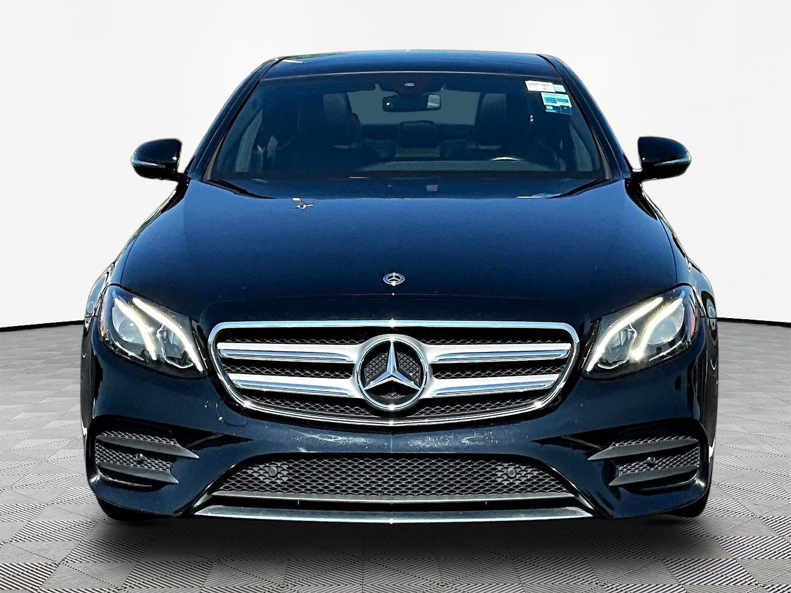 Used 2017 Mercedes-Benz E 300 4MATIC image 2