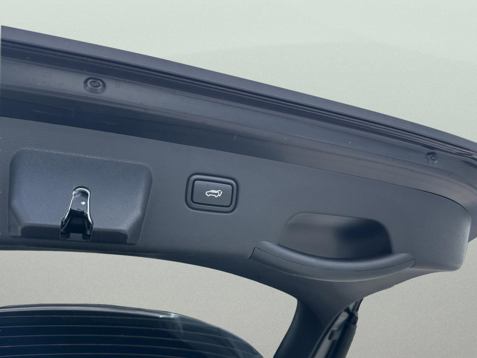 Used 2026 Kia Sportage EX w/ EX Panorama Roof Package FWD image 12