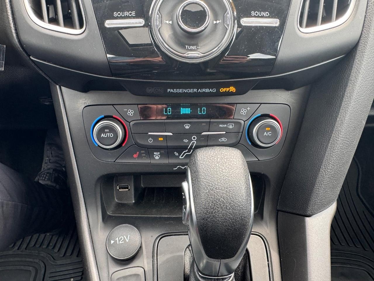 Used 2018 Ford Focus SEL w/ Cold Weather Package FWD image 29