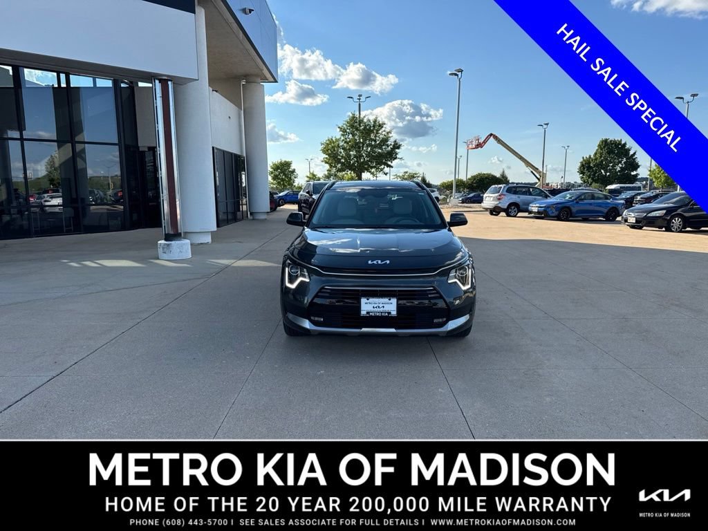 Used 2025 Kia Niro EX Touring FWD image 8