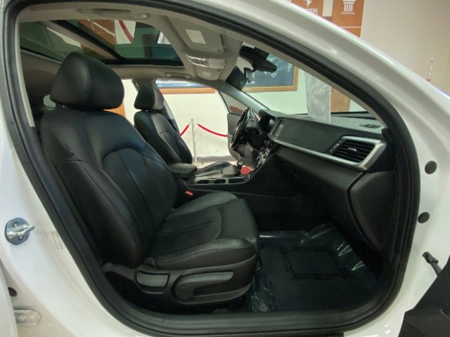 Used 2020 Kia Optima SE image 21