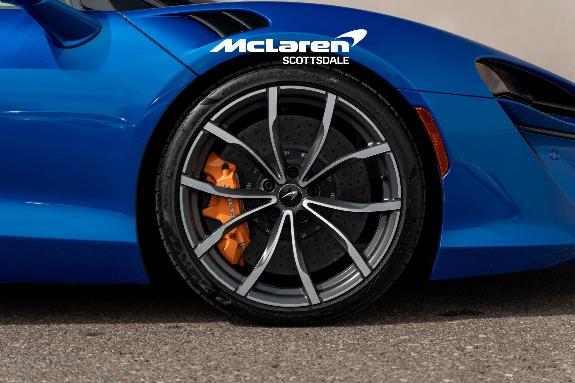 Used 2023 McLaren Artura image 22