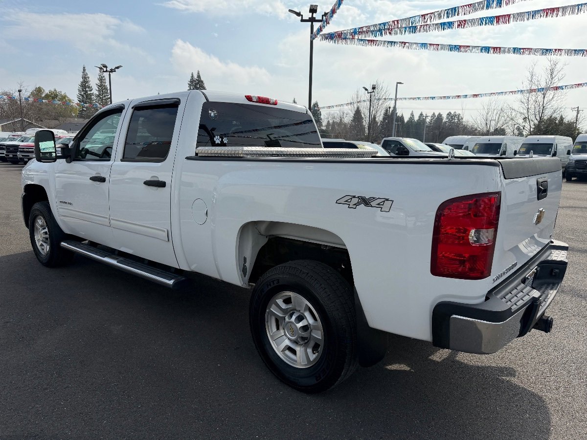 Used 2010 Chevrolet Silverado 2500 LT w/ Interior Plus Package AWD/4WD image 6