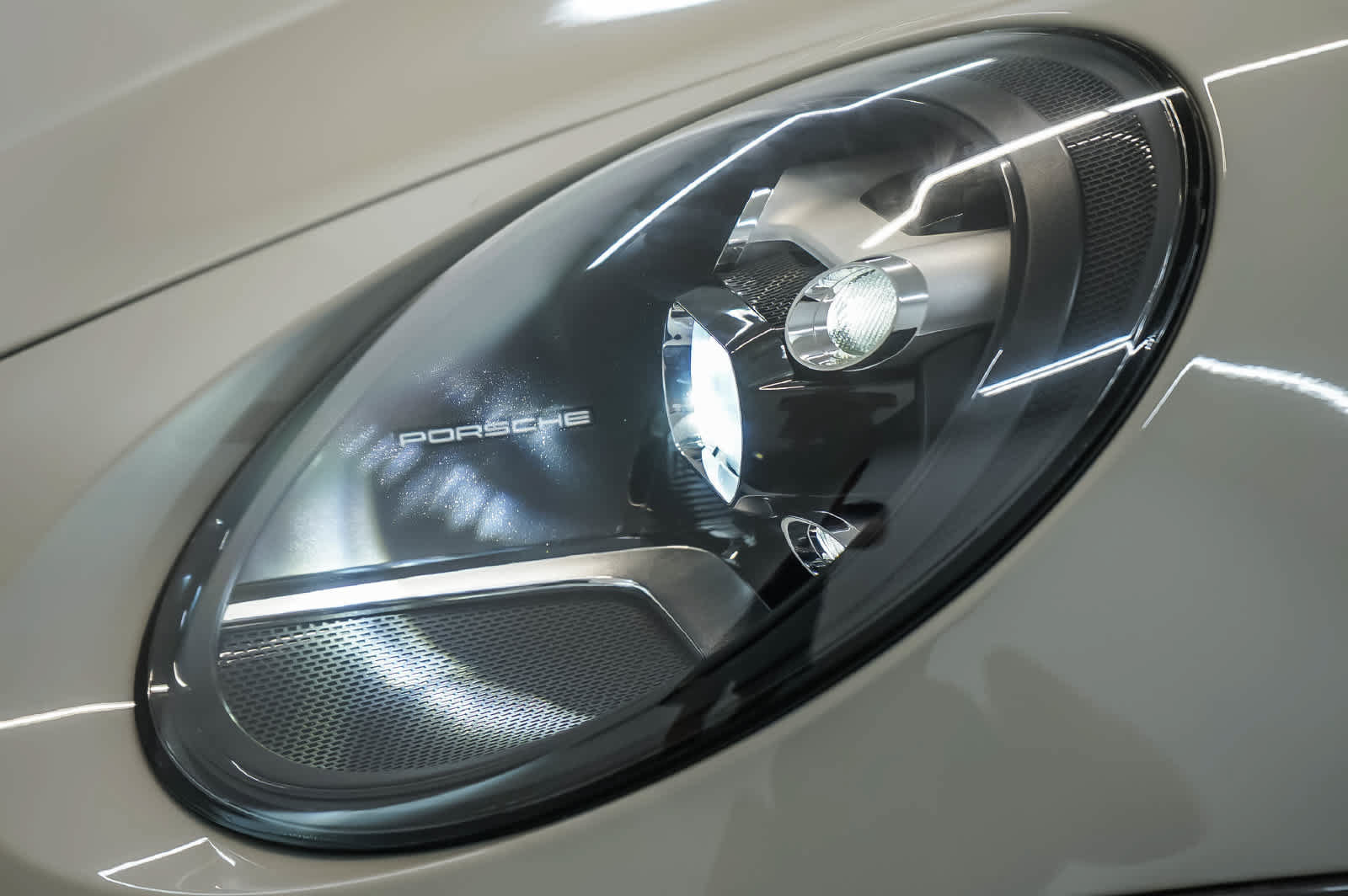 Certified 2022 Porsche 911 Carrera RWD image 15