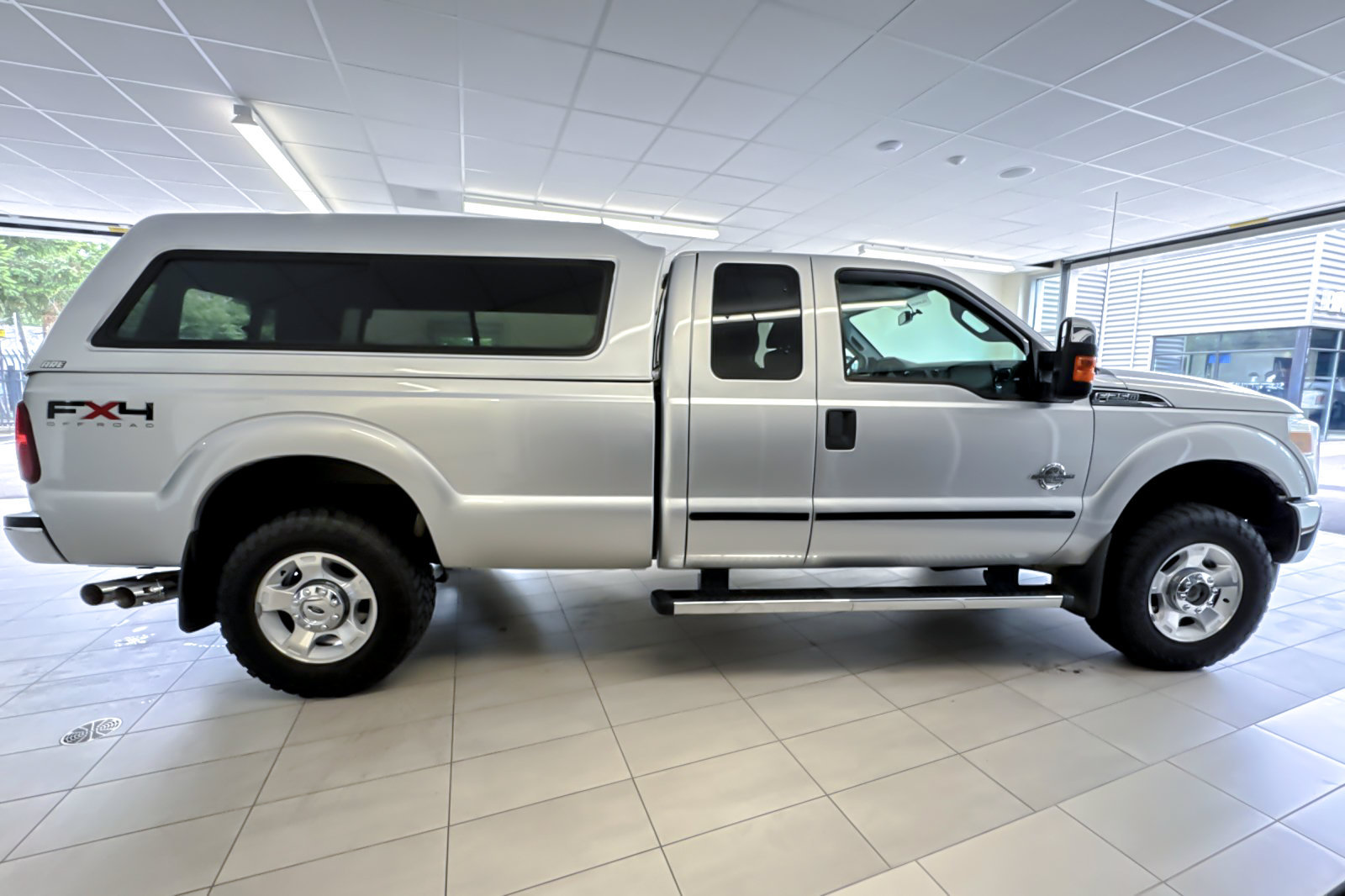 Used 2011 Ford F250 XLT w/ XLT Premium Pkg AWD/4WD image 3