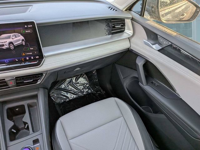 New 2026 Volkswagen Tiguan SE FWD image 17