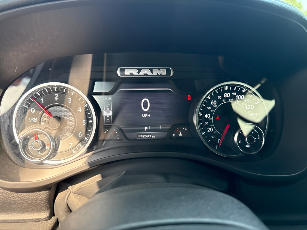 Used 2025 RAM 1500 Laramie w/ Sport Appearance Package AWD/4WD image 18