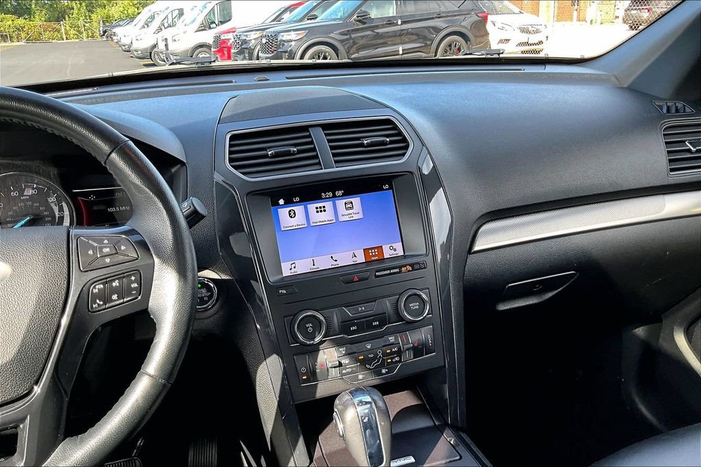 Used 2019 Ford Explorer XLT w/ Equipment Group 202A AWD/4WD image 6
