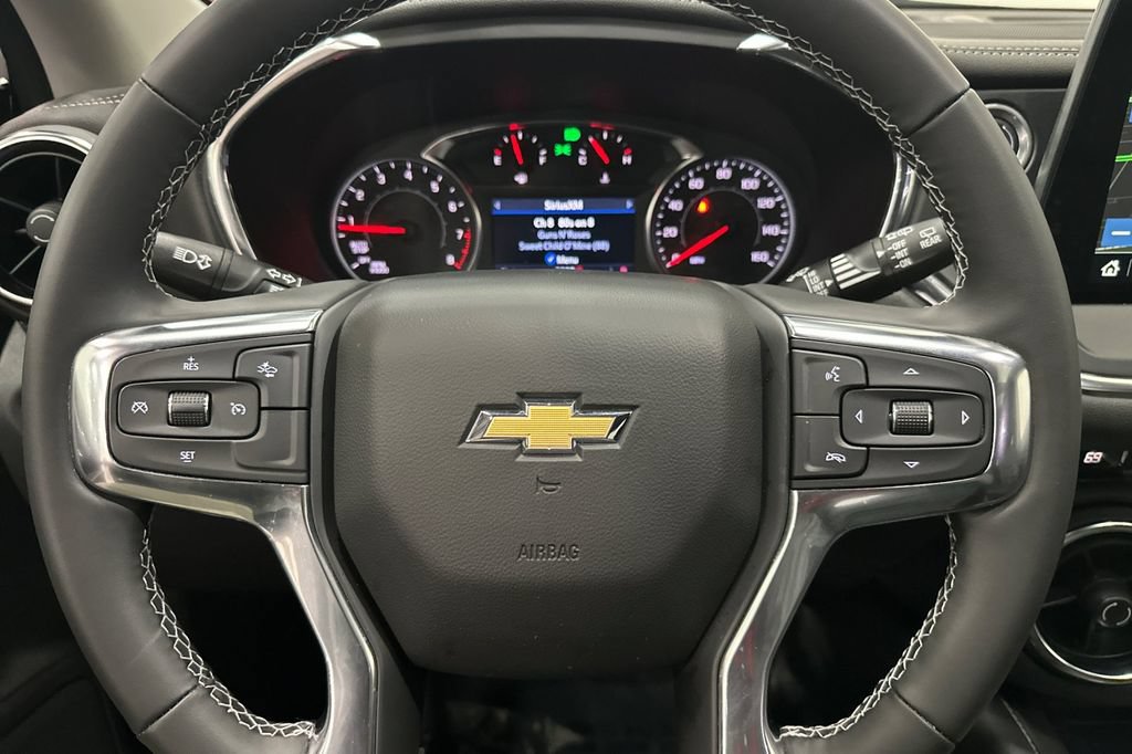 Used 2025 Chevrolet Blazer LT w/ Sound & Technology Package AWD/4WD image 27