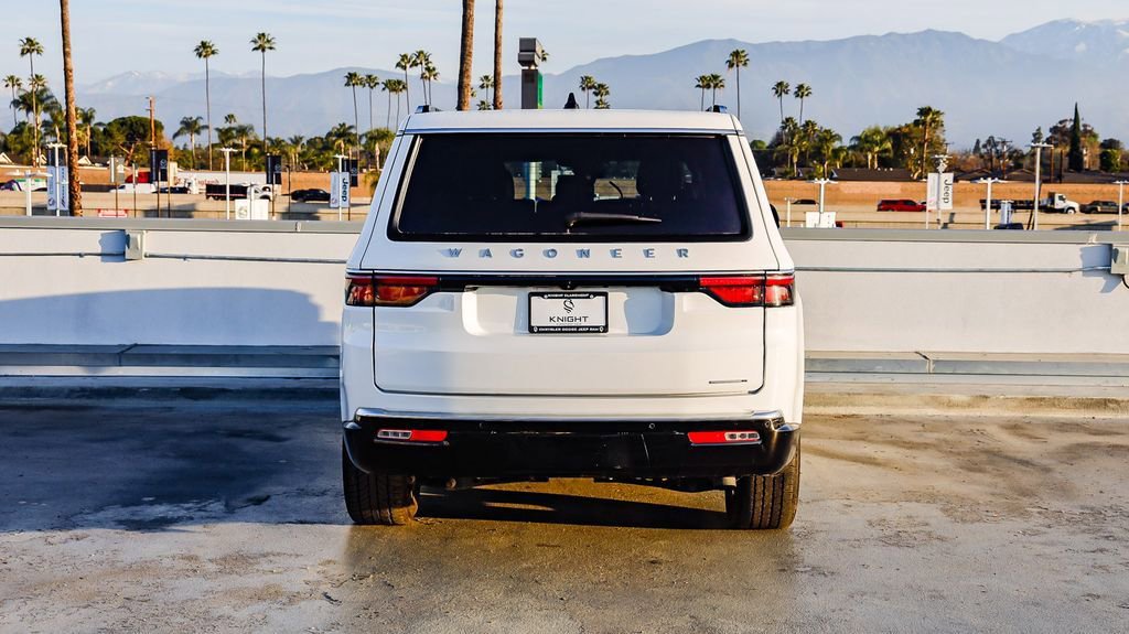 Used 2024 Jeep Wagoneer Series II w/ Flexible Seating Group image 8