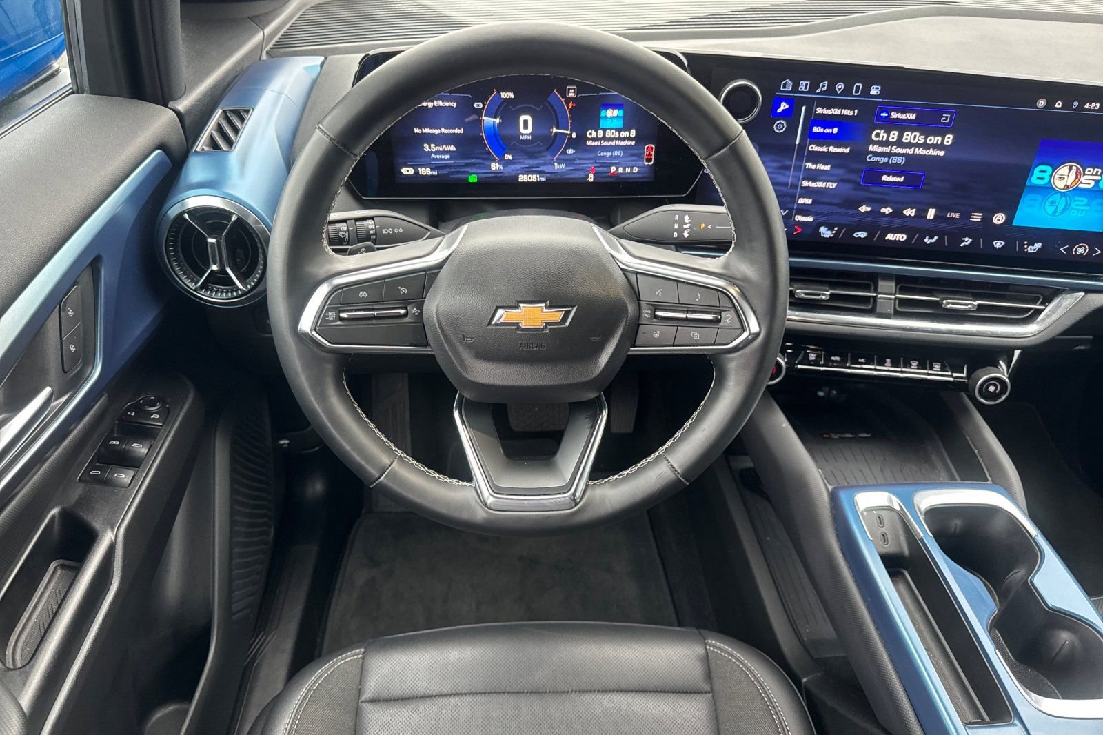 Used 2025 Chevrolet Equinox EV LT w/ Convenience Package FWD image 17