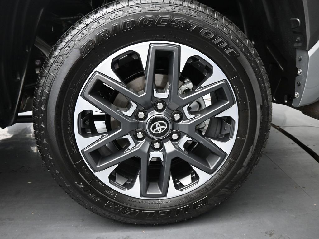 Used 2026 Toyota Tundra Limited AWD/4WD image 15