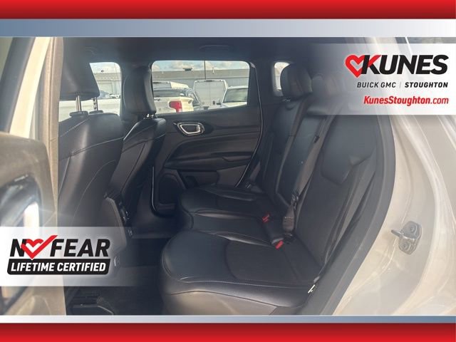 Used 2025 Jeep Compass Trailhawk AWD/4WD image 16