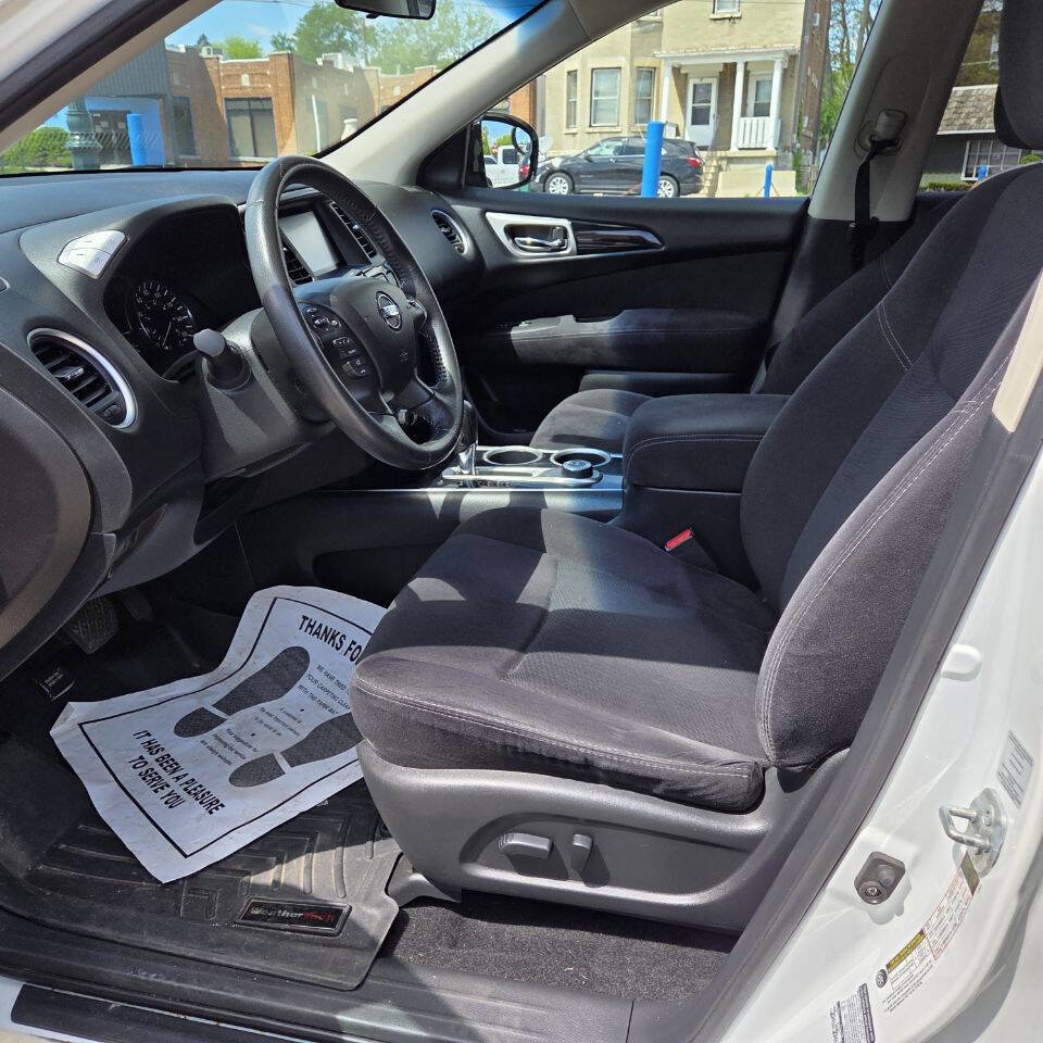 Used 2014 Nissan Pathfinder SV AWD/4WD image 10
