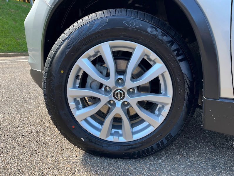 Used 2020 Nissan Rogue SV image 47