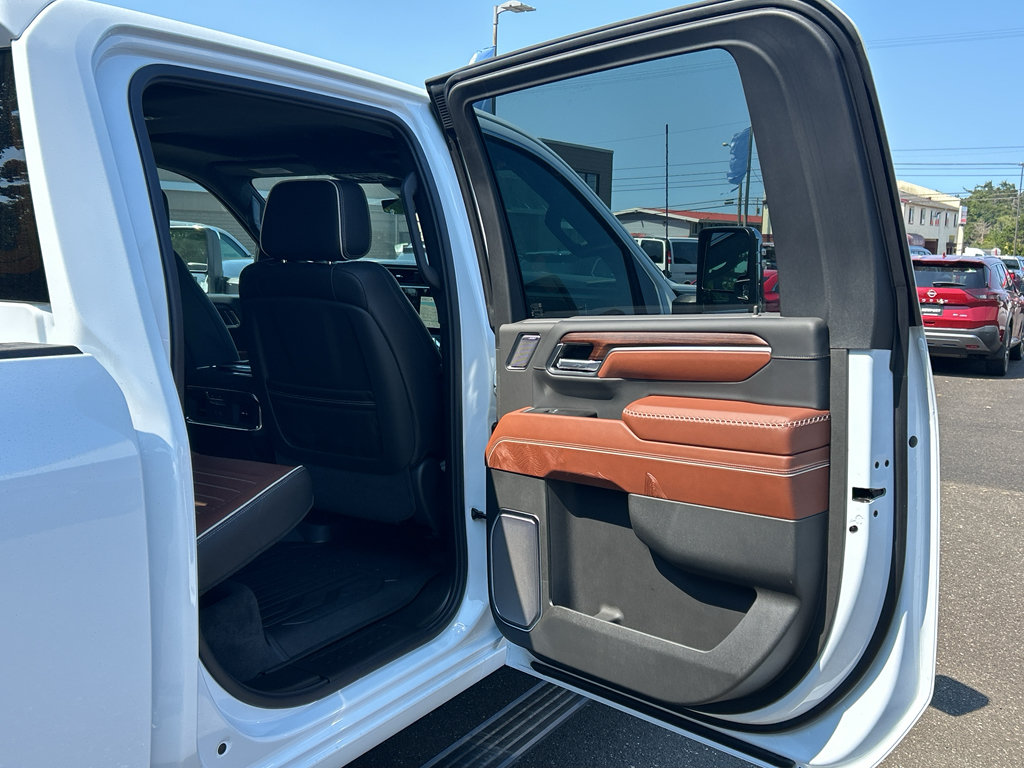 New 2026 GMC Sierra 2500 Denali Ultimate w/ LPO, Black Badging Package AWD/4WD image 32