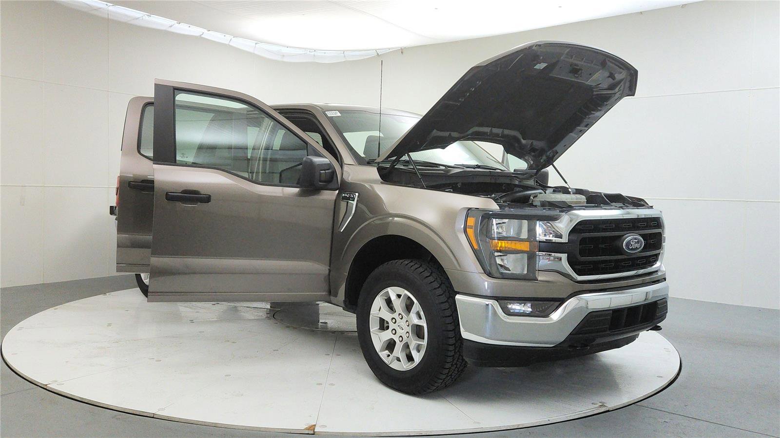 Used 2023 Ford F150 XLT image 10