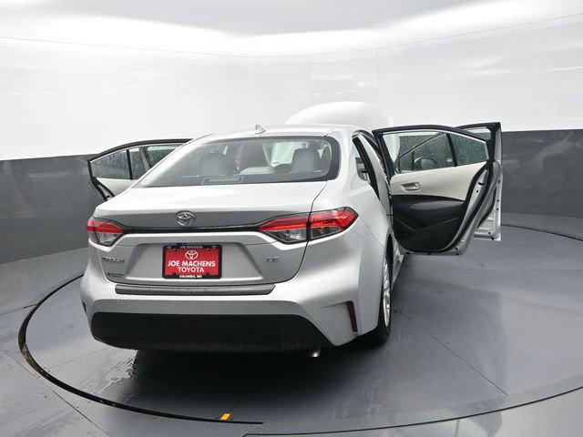 Used 2024 Toyota Corolla LE w/ LE Premium Package FWD image 9