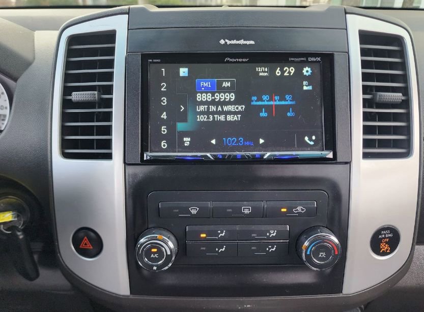 Used 2015 Nissan Xterra PRO-4X w/ Pro-4x Leather Package image 13