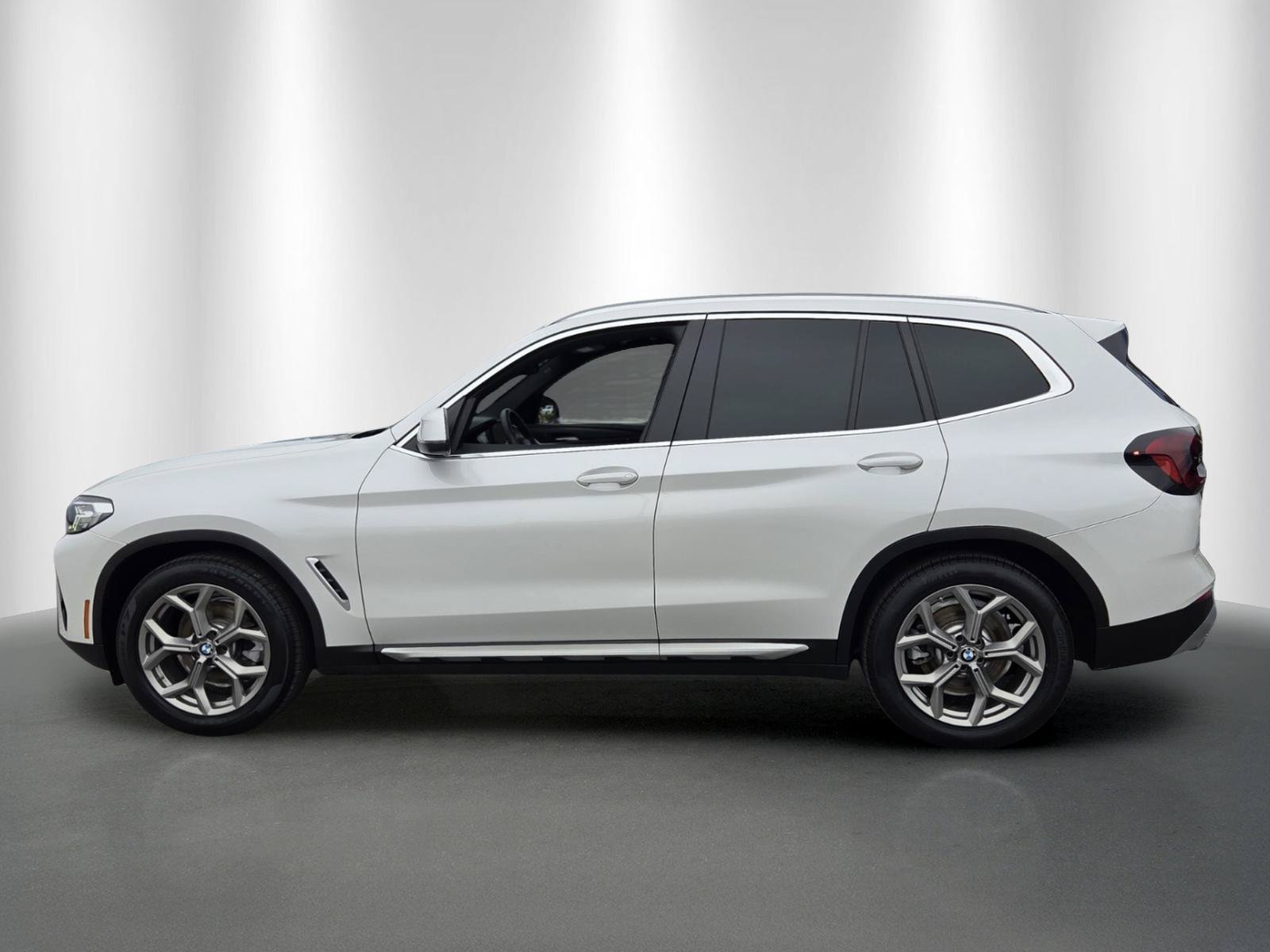 Certified 2024 BMW X3 sDrive30i w/ Convenience Package RWD image 4
