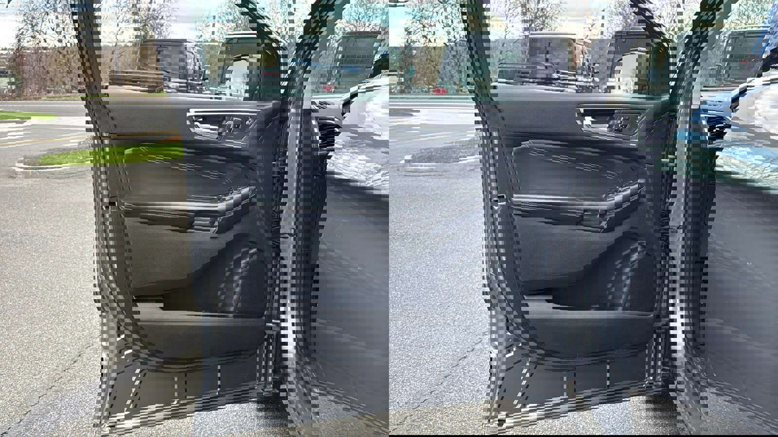 Used 2023 Ford Edge Titanium image 11