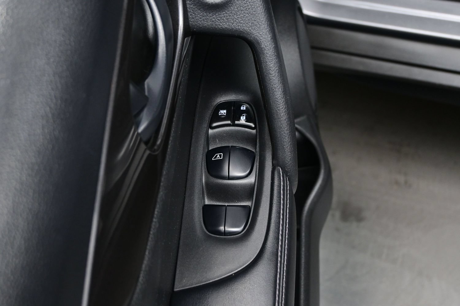 Used 2020 Nissan Rogue S FWD image 10