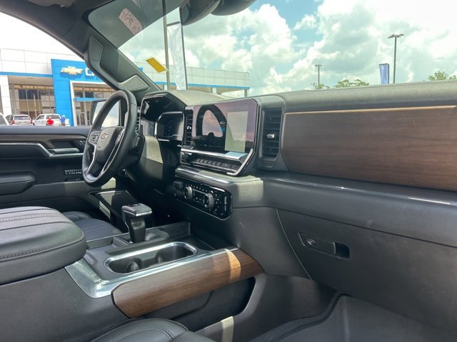 Used 2024 Chevrolet Silverado 1500 High Country w/ High Country Premium Package image 32