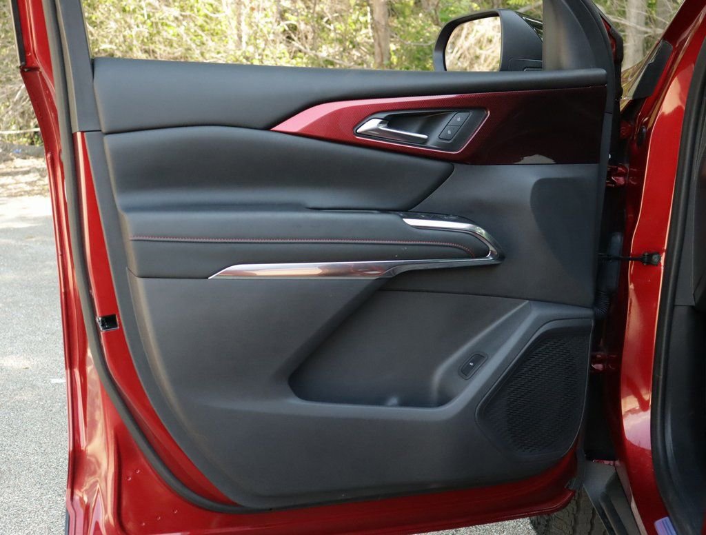 Used 2024 Chevrolet Traverse Z71 image 25