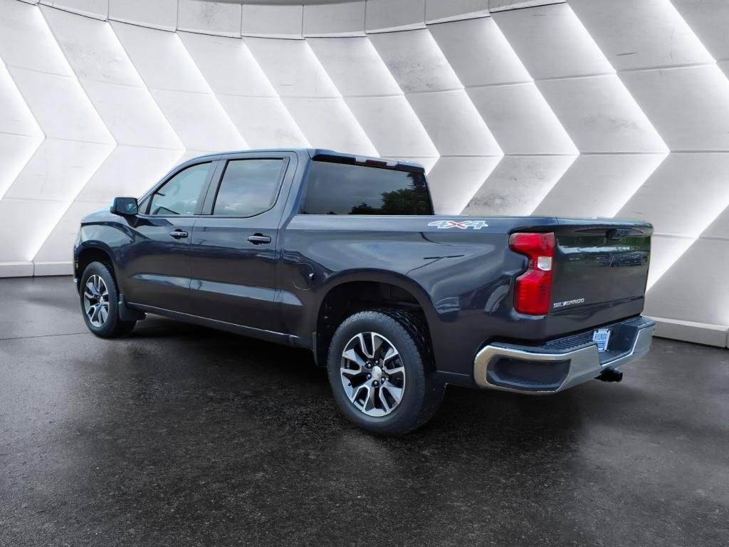 Used 2022 Chevrolet Silverado 1500 LT AWD/4WD image 3