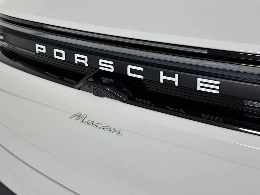 New 2026 Porsche Macan Electric image 35