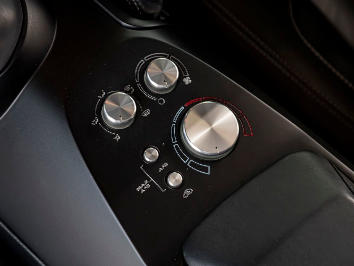 Used 2005 Ford GT image 26