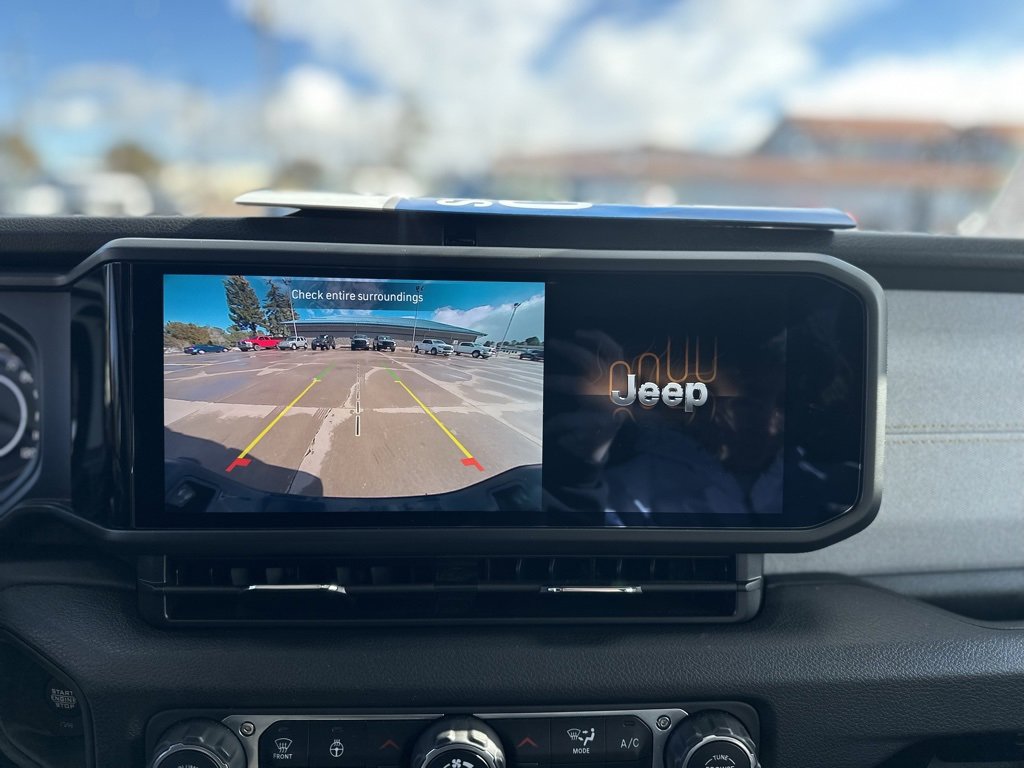 Certified 2025 Jeep Gladiator Sport image 24