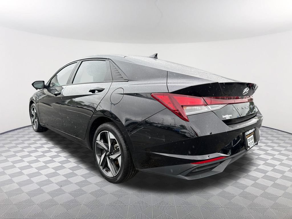 Used 2023 Hyundai Elantra SEL w/ Convenience Package FWD image 7