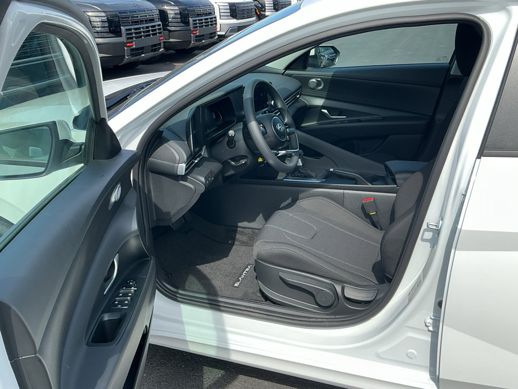 New 2026 Hyundai Elantra SE FWD image 12
