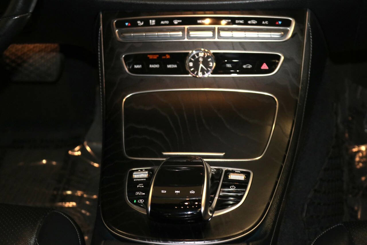 Used 2020 Mercedes-Benz E 350 Sedan image 27