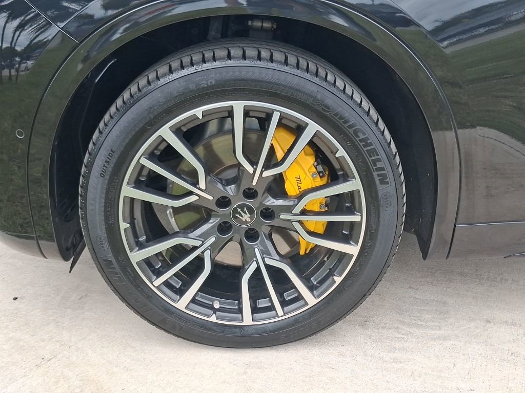 Used 2023 Maserati Grecale Modena image 3