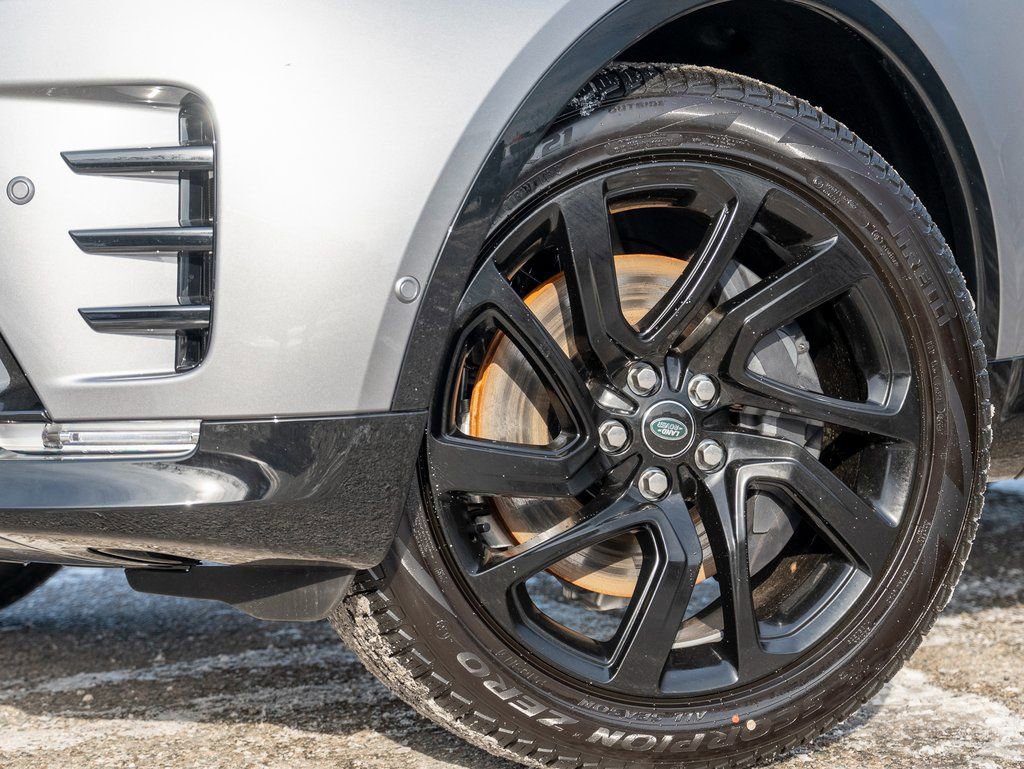 New 2025 Land Rover Discovery Dynamic SE image 7