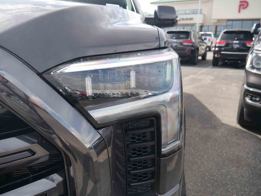 Used 2024 Toyota Tundra Platinum AWD/4WD image 26