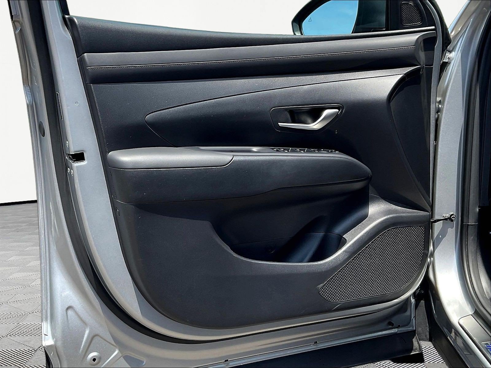 Certified 2025 Hyundai Tucson SE FWD image 20