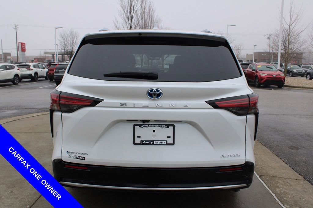 Used 2025 Toyota Sienna Platinum image 8