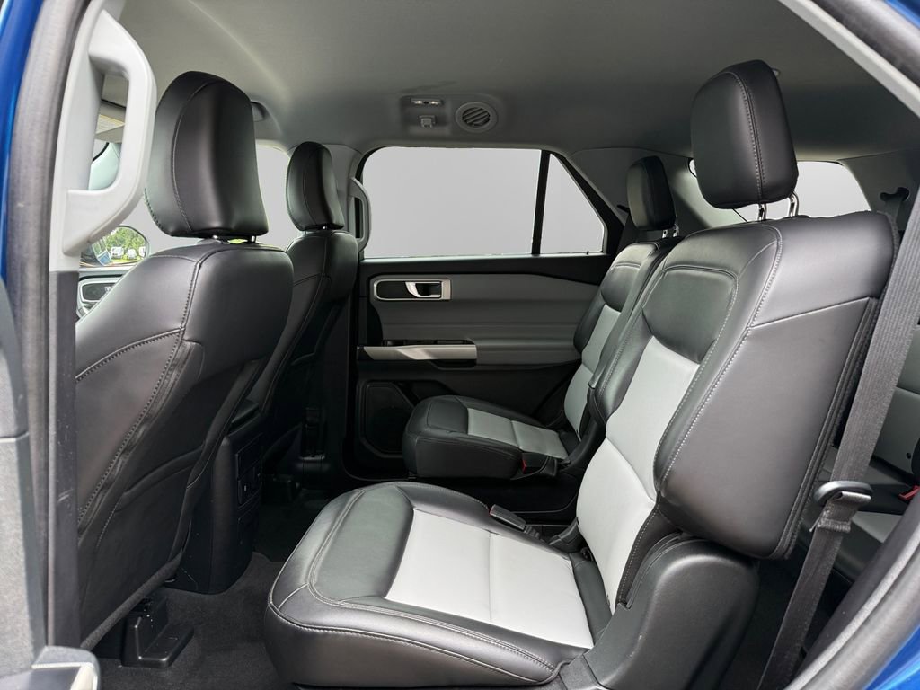 Certified 2022 Ford Explorer XLT w/ Equipment Group 202A image 14