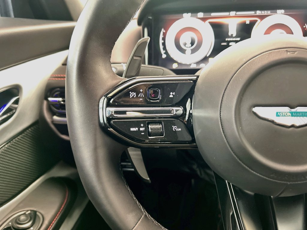 Used 2025 Aston Martin DB12 Coupe RWD image 11