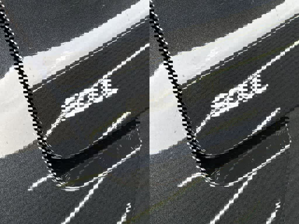 Used 2025 Kia Soul LX w/ LX Technology Package FWD image 10